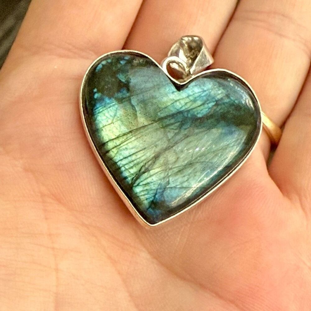 Stunning Large Labradorite Heart Pendant Necklace Womens Statement Piece New - Picture 5 of 8